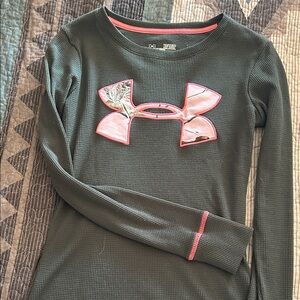 Under Armour Women’s XS Long Sleeve Shirt - Green and Pink Camo